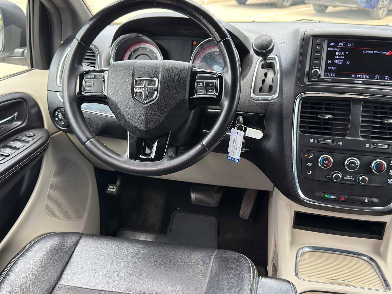 Used 2019 Dodge Grand Caravan SXT FWD image 26