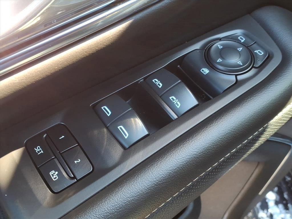 Used 2024 GMC Yukon SLT image 18