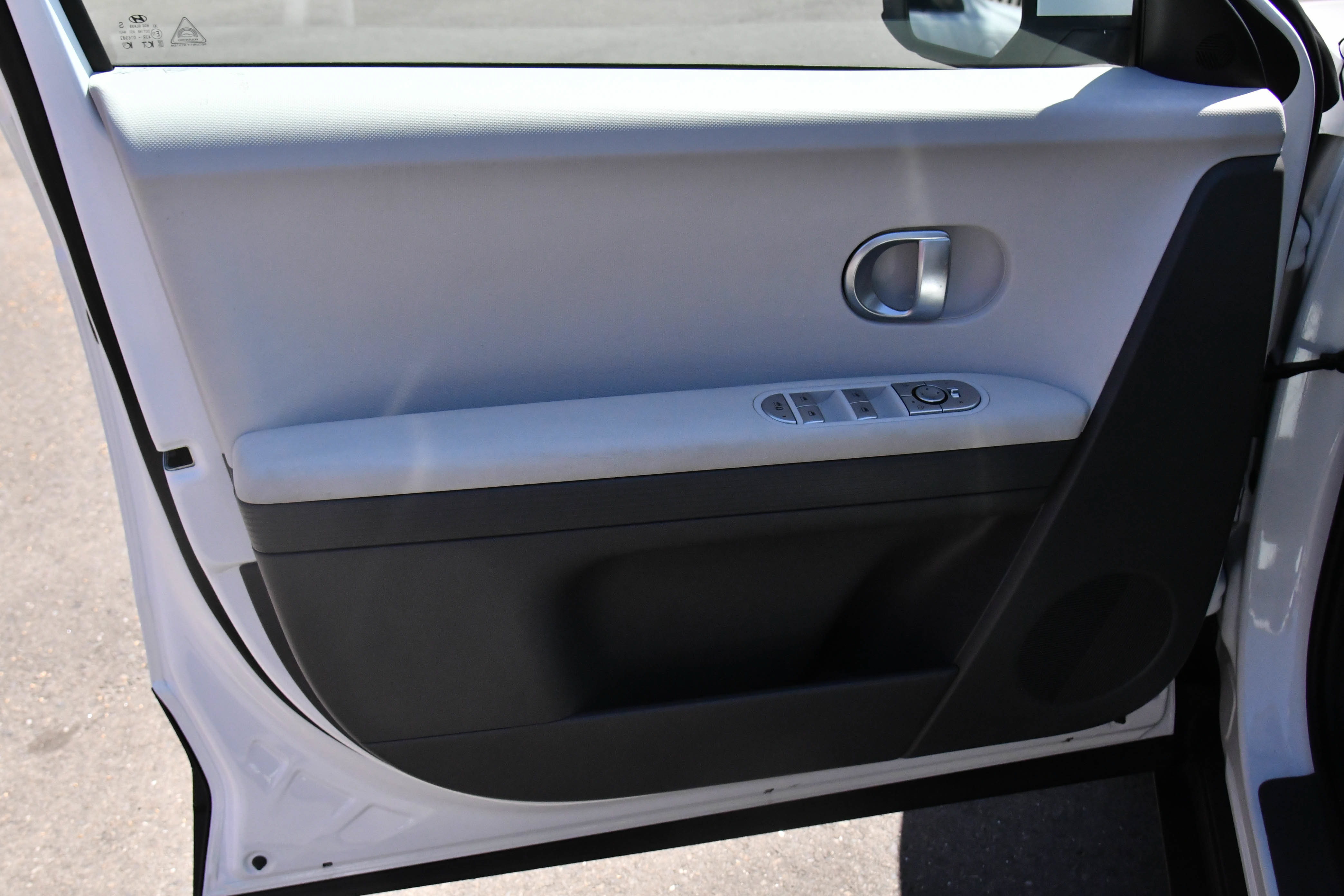 Used 2024 Hyundai Ioniq 5 SE RWD image 14