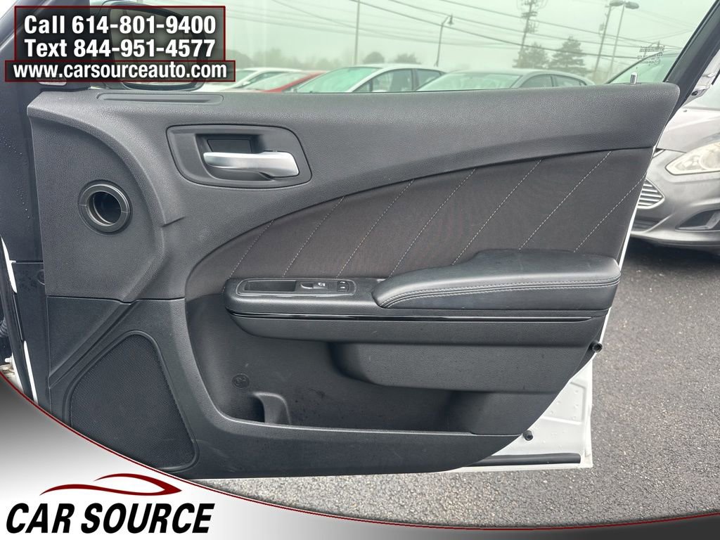 Used 2019 Dodge Charger SXT w/ Blacktop Package image 34