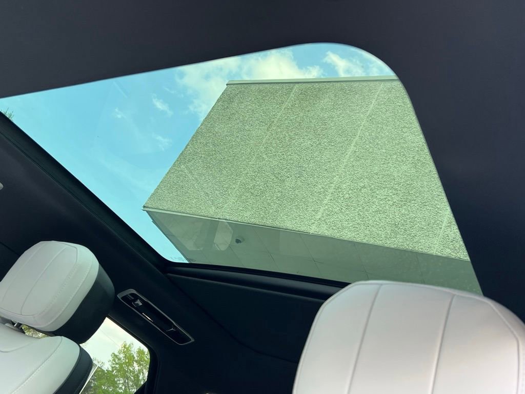 Used 2025 Land Rover Range Rover Sport Dynamic SE image 17