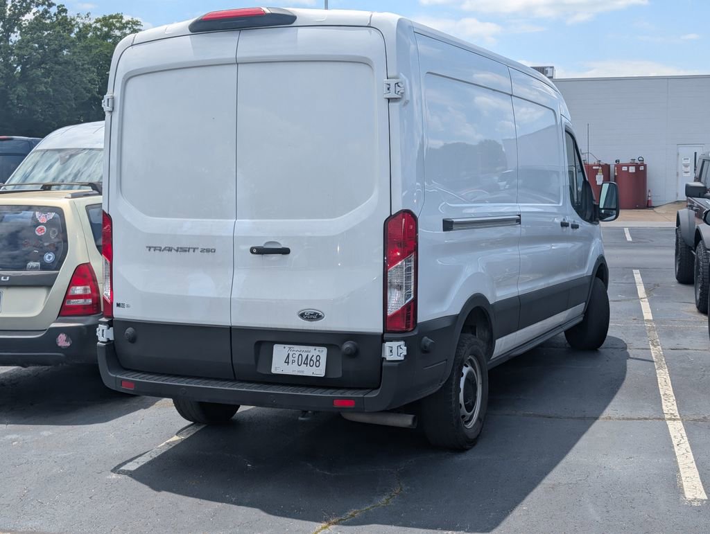 Used 2024 Ford Transit 250 148 Medium Roof RWD image 3