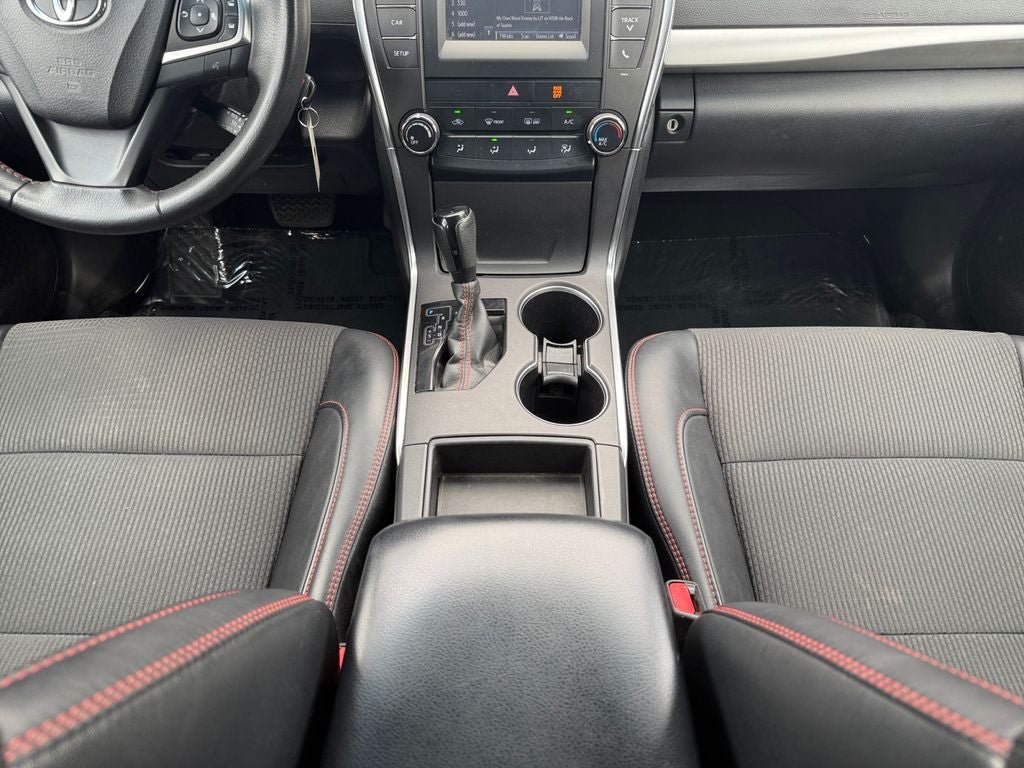 Used 2017 Toyota Camry SE FWD image 12