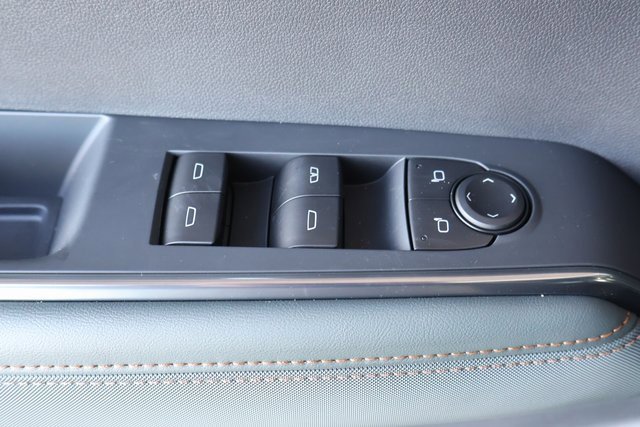 New 2025 GMC Acadia AT4 w/ Luxury Package image 12