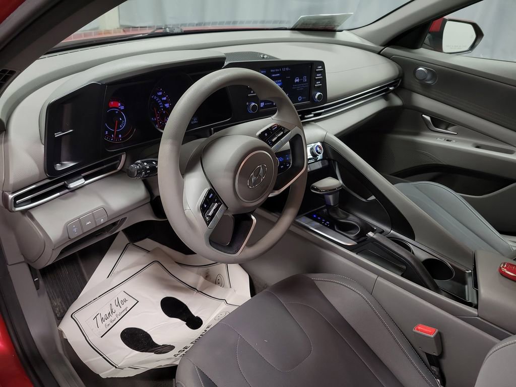 Used 2022 Hyundai Elantra SEL image 13