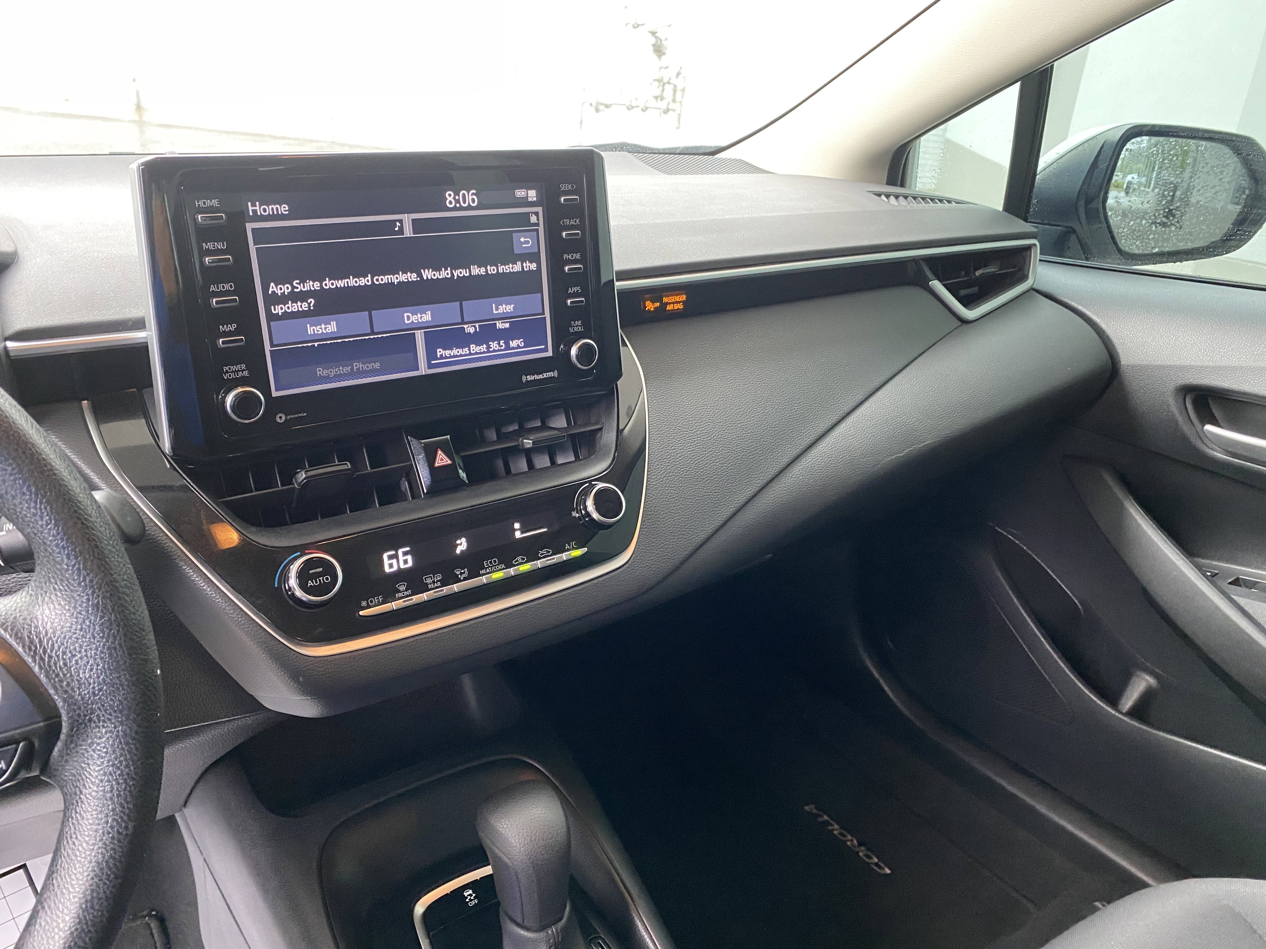 Used 2021 Toyota Corolla LE FWD image 22