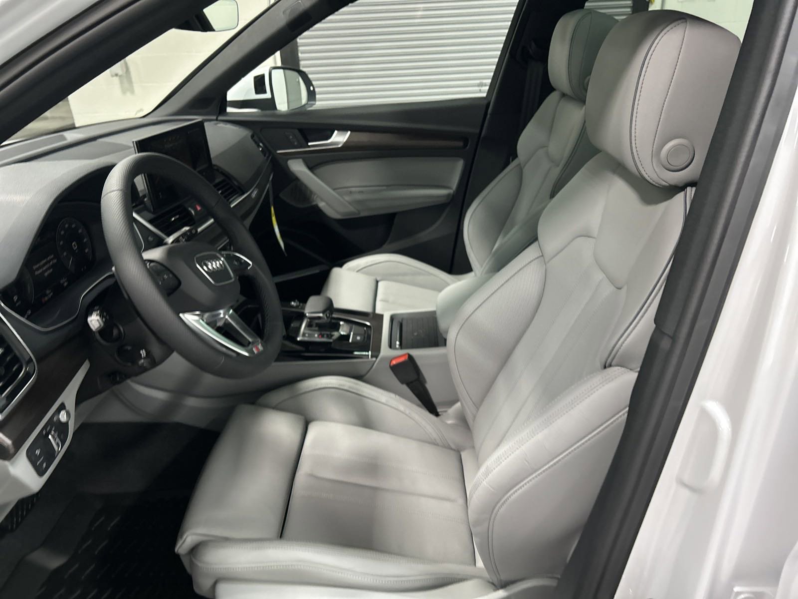 New 2024 Audi Q5 e Prestige image 14