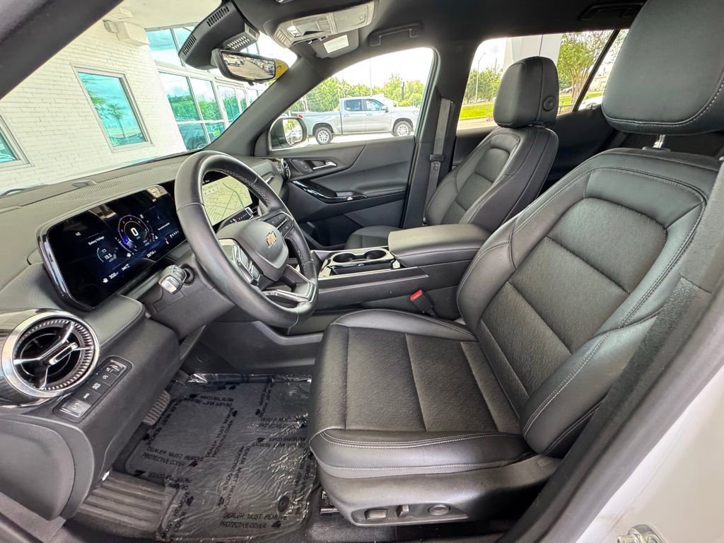 Used 2025 Chevrolet Equinox LT w/ Convenience Package II AWD/4WD image 12
