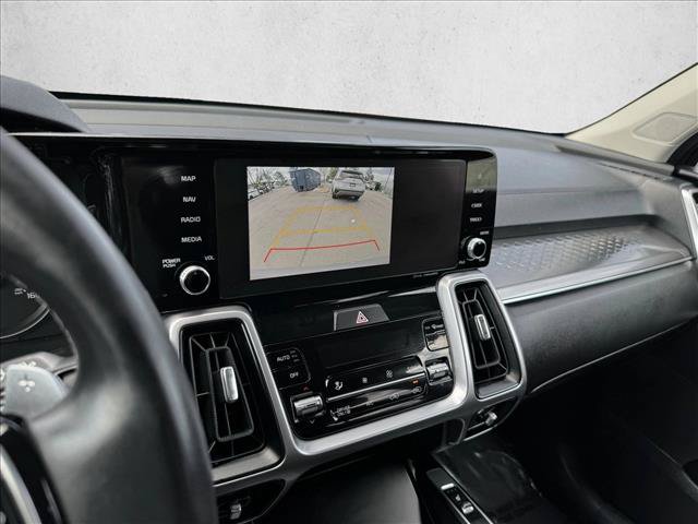 Used 2023 Kia Sorento EX AWD/4WD image 13