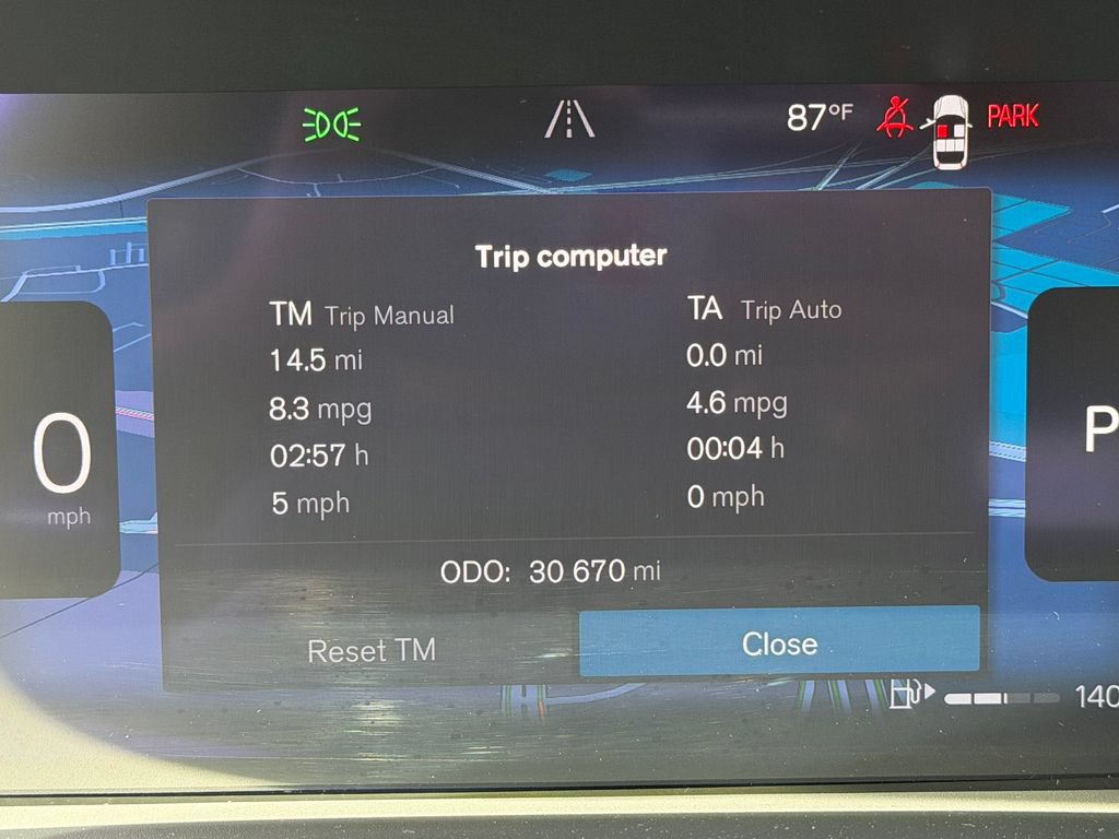 Certified 2024 Volvo XC40 B5 Plus w/ Protection Package Premier AWD/4WD image 10