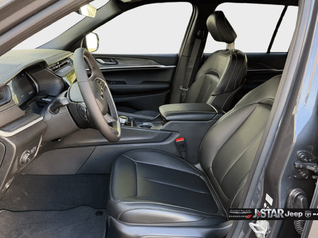 New 2026 Jeep Grand Cherokee Limited RWD image 10