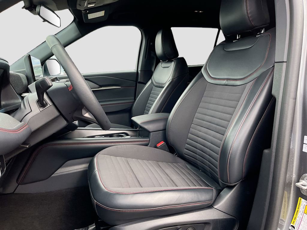 Used 2025 Ford Explorer ST-Line w/ ST-Line Street Pack image 20