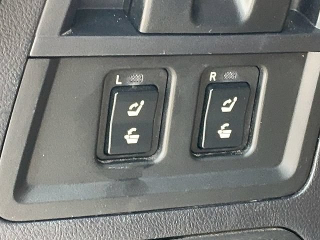 Used 2016 Toyota Sequoia Platinum RWD image 21