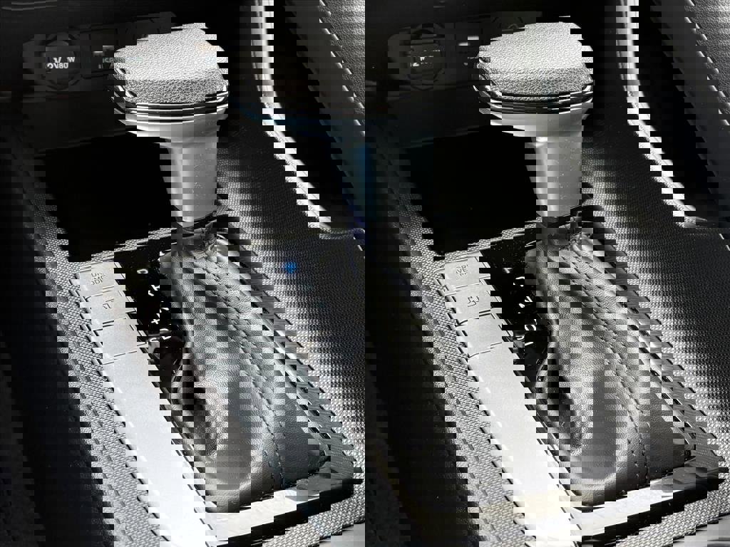 Certified 2025 Hyundai Elantra SE image 22