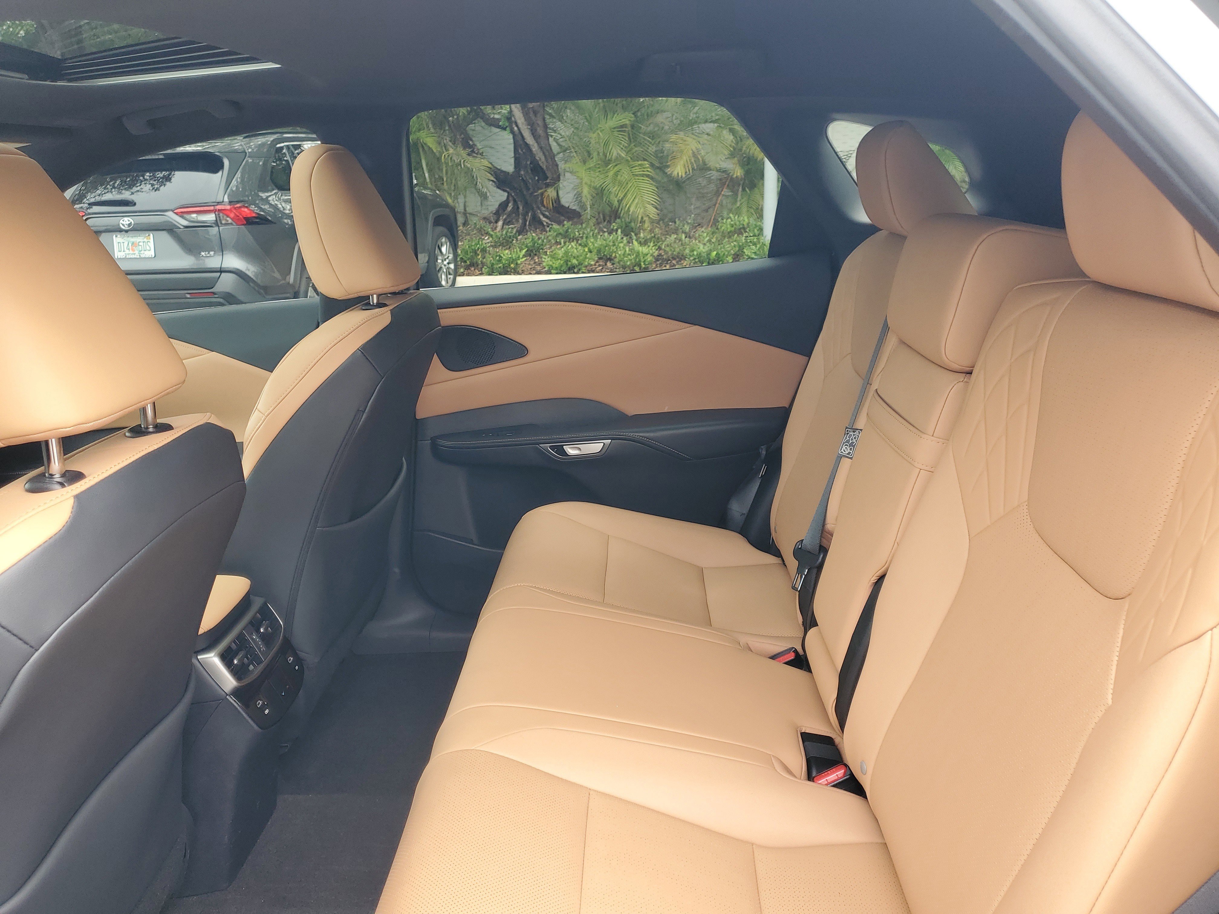 Used 2025 Lexus RX 350h w/ Accessory Package (K3) image 11