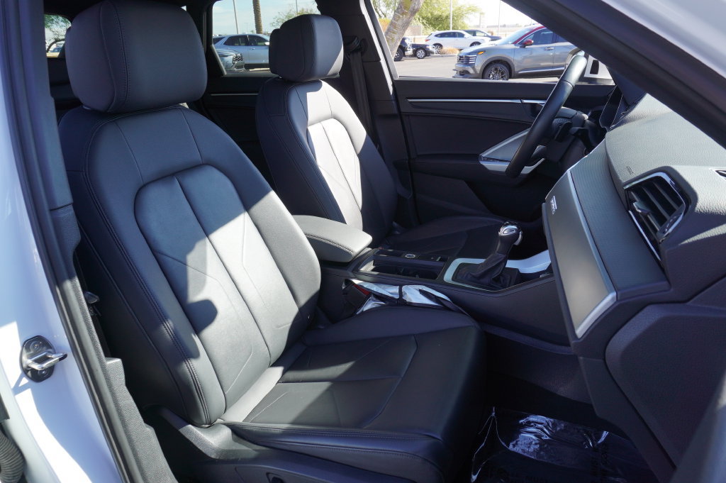 Used 2025 Audi Q3 2.0T Premium AWD/4WD image 12