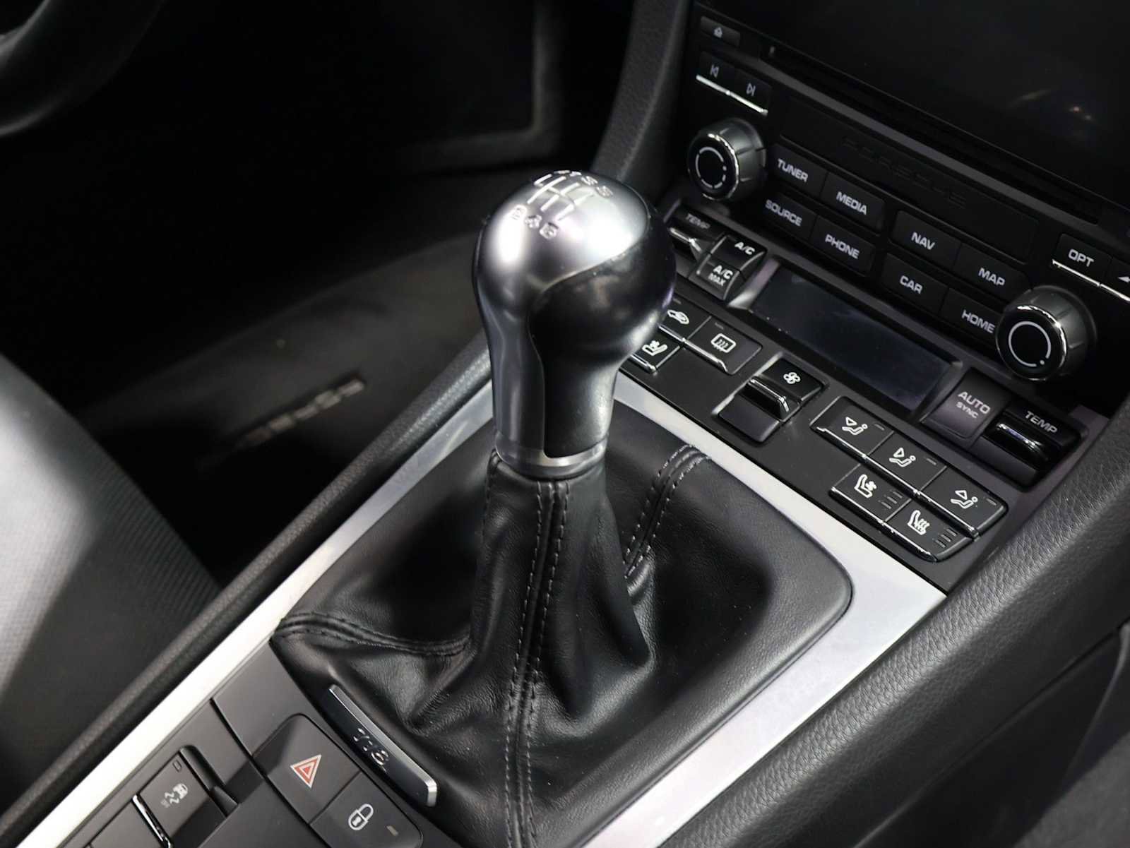 Used 2018 Porsche 718 Cayman RWD image 19