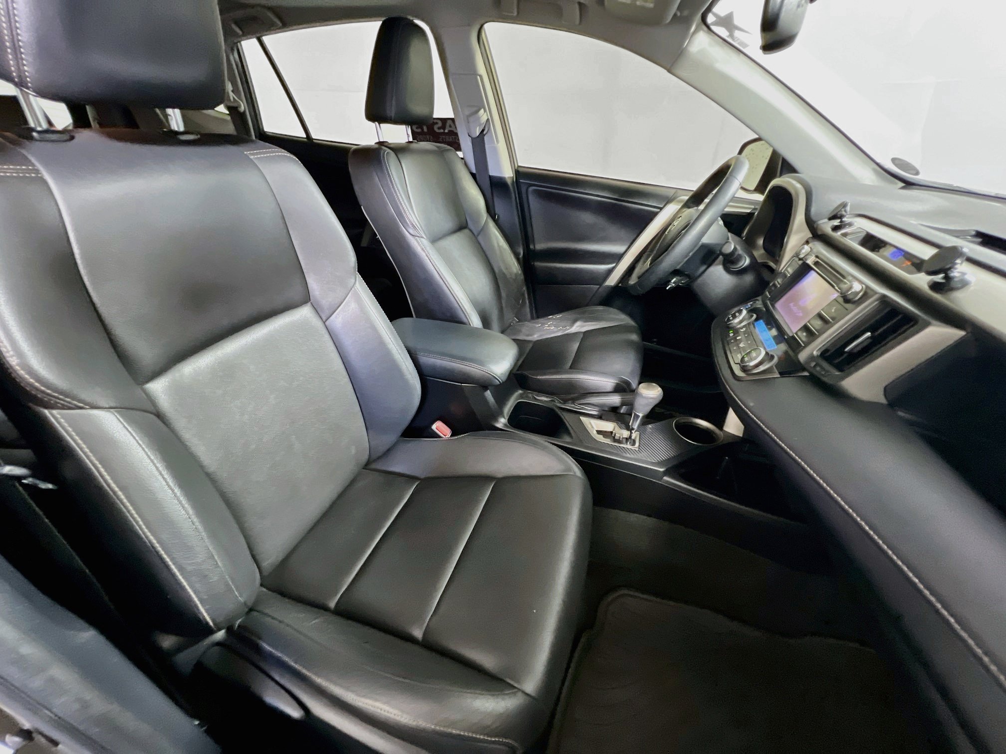 Used 2013 Toyota RAV4 Limited AWD/4WD image 30