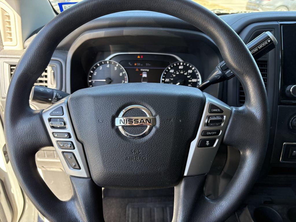 Used 2022 Nissan Titan SV image 23
