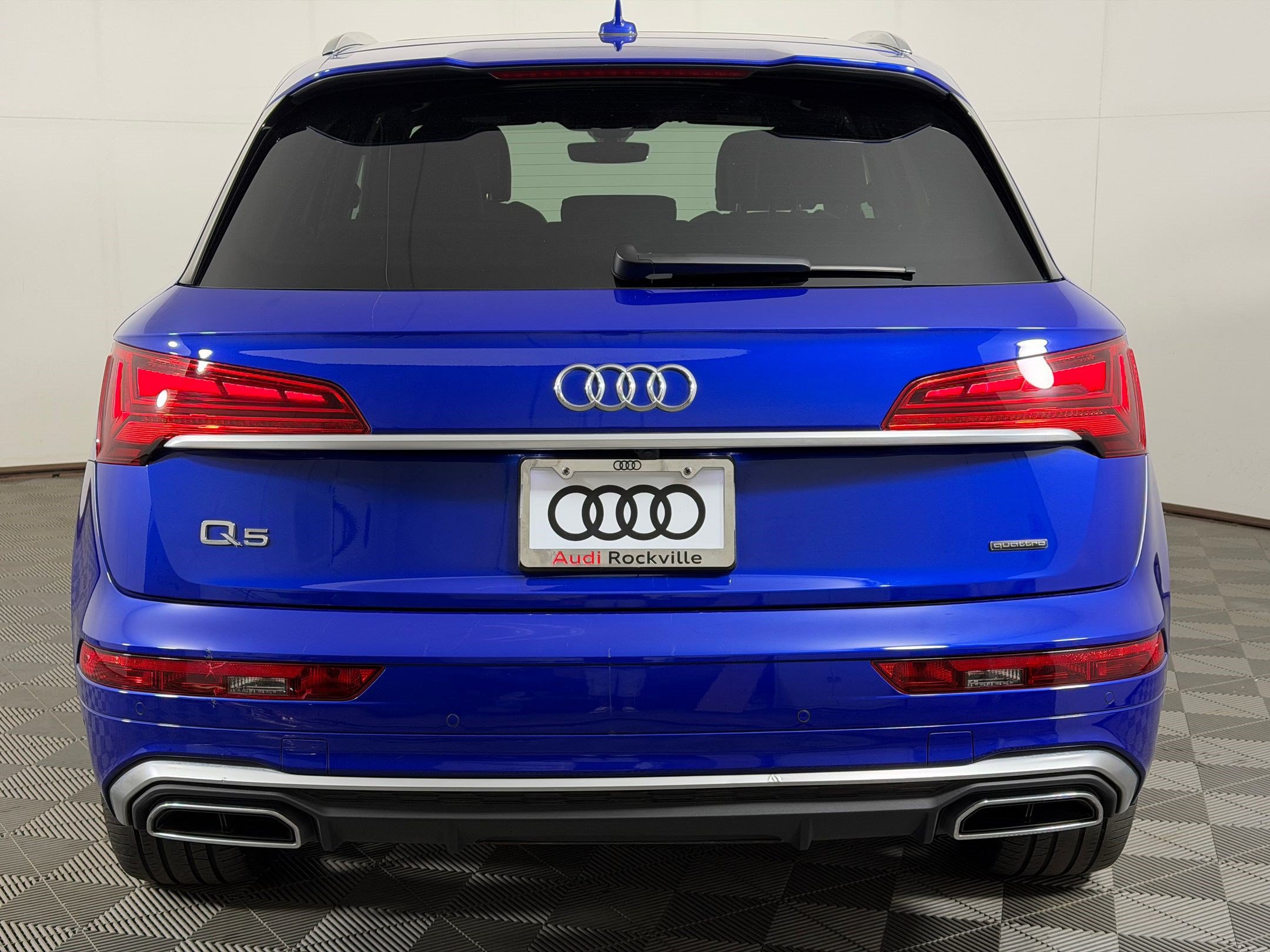 Used 2023 Audi Q5 e Premium Plus w/ Premium Plus Package AWD/4WD image 10