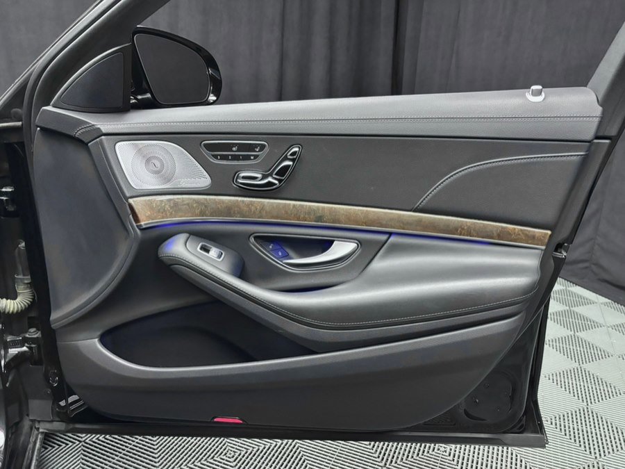 Used 2015 Mercedes-Benz S 550 4MATIC Sedan image 23