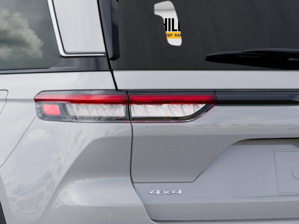 New 2025 Jeep Grand Cherokee Limited w/ Trailer Tow Package AWD/4WD image 9