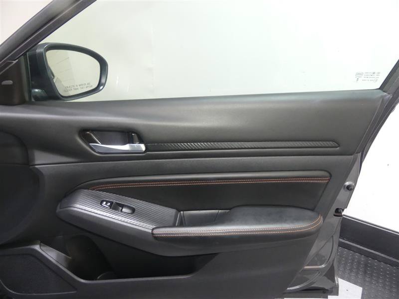 Used 2022 Nissan Altima 2.5 SR w/ Midnight Edition Package FWD image 19