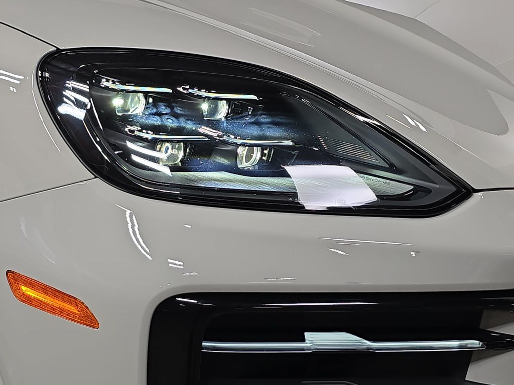 Certified 2026 Porsche Cayenne S AWD/4WD image 12