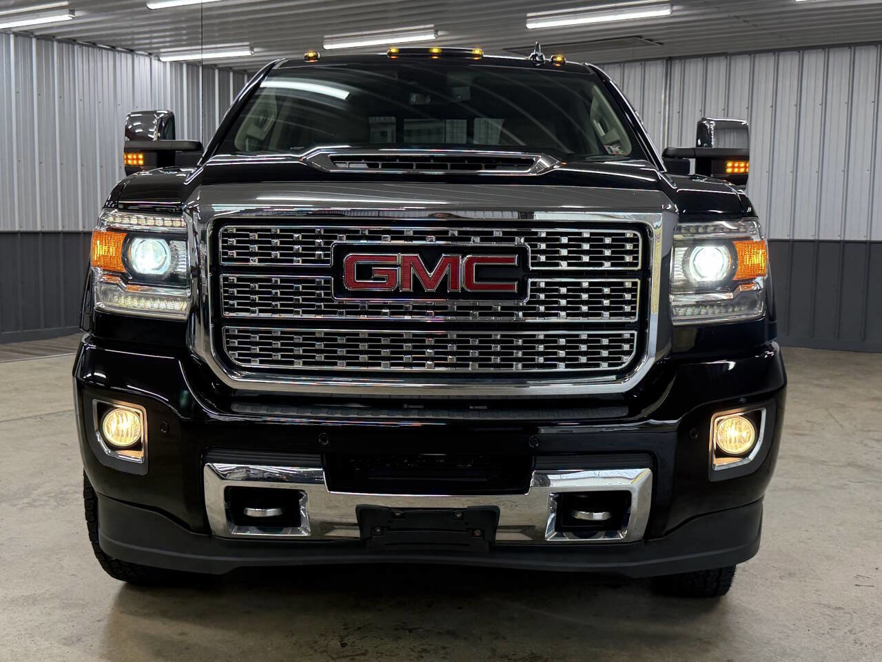 Used 2019 GMC Sierra 3500 Denali w/ Duramax Plus Package image 2