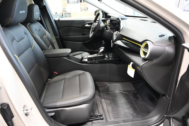 New 2026 Chevrolet Trax ACTIV w/ Sunroof Package FWD image 10