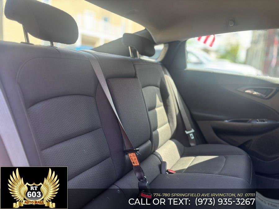Used 2024 Chevrolet Malibu LT FWD image 9