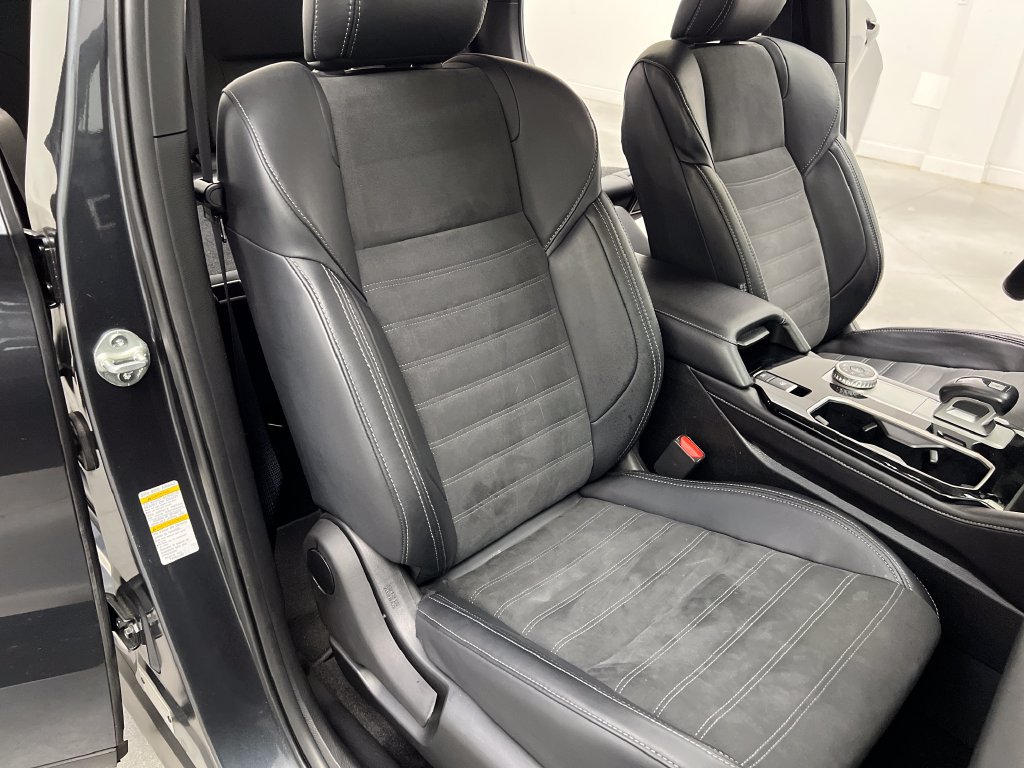 Used 2025 Mitsubishi Outlander SE AWD/4WD image 35