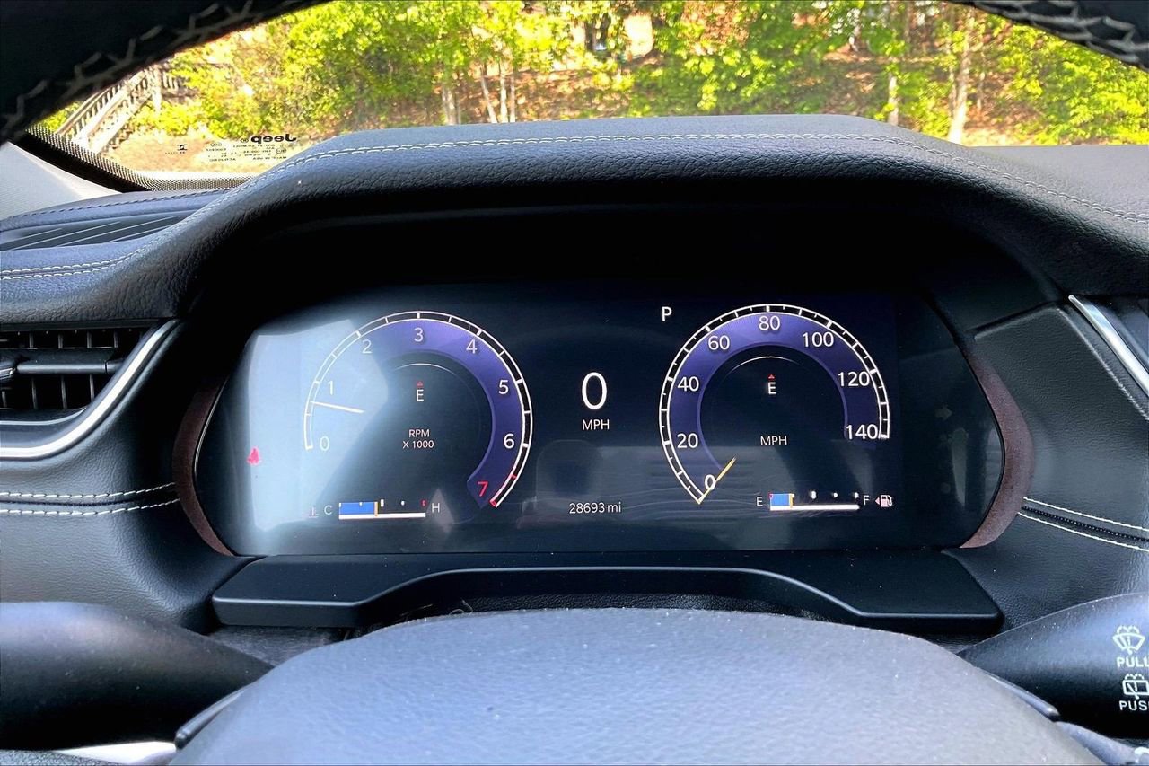 Certified 2023 Jeep Grand Cherokee Limited w/ MOPAR Finishing Package AWD/4WD image 10