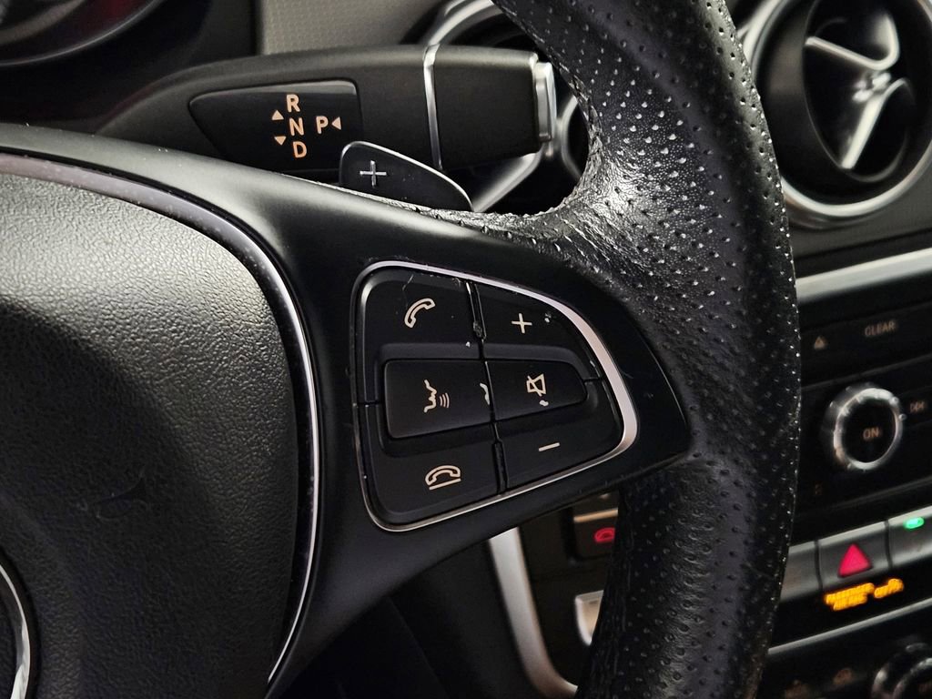 Used 2020 Mercedes-Benz GLA 250 4MATIC w/ Premium Package image 19