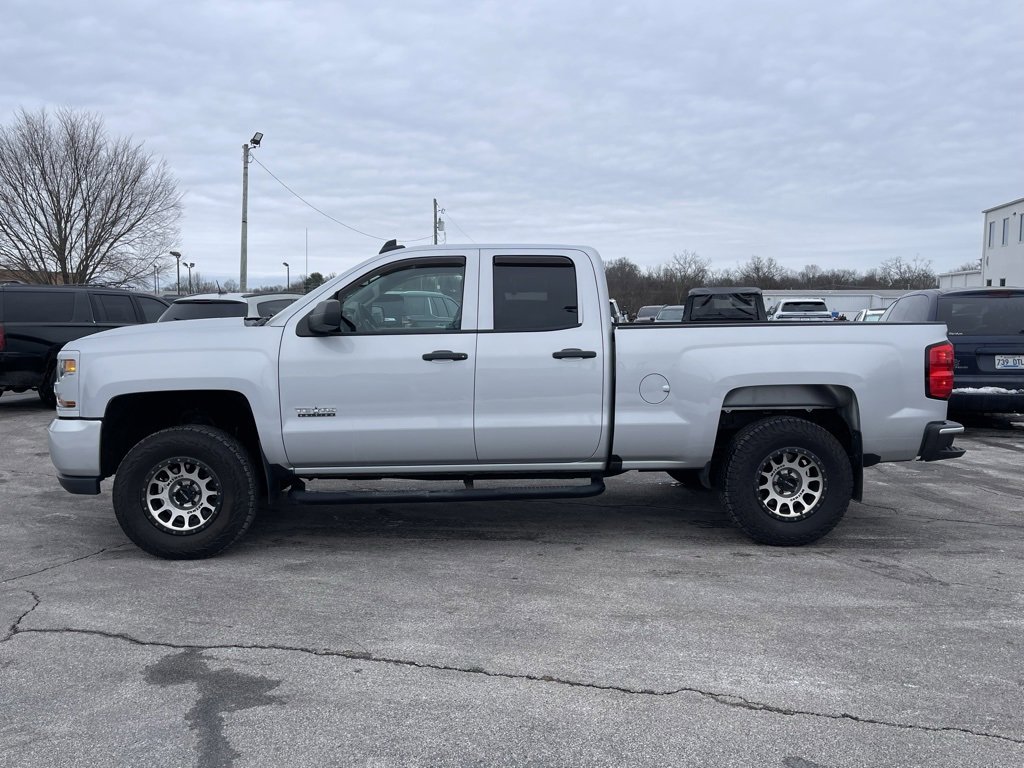 Used 2018 Chevrolet Silverado 1500 Custom w/ Texas Edition image 8