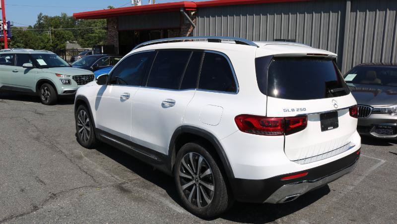 Used 2020 Mercedes-Benz GLB 250 w/ Premium Package image 5
