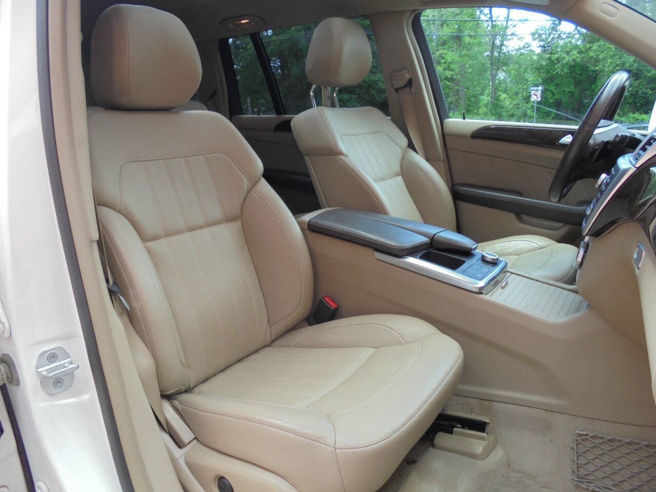 Used 2015 Mercedes-Benz GL 450 4MATIC w/ Lighting Package image 10