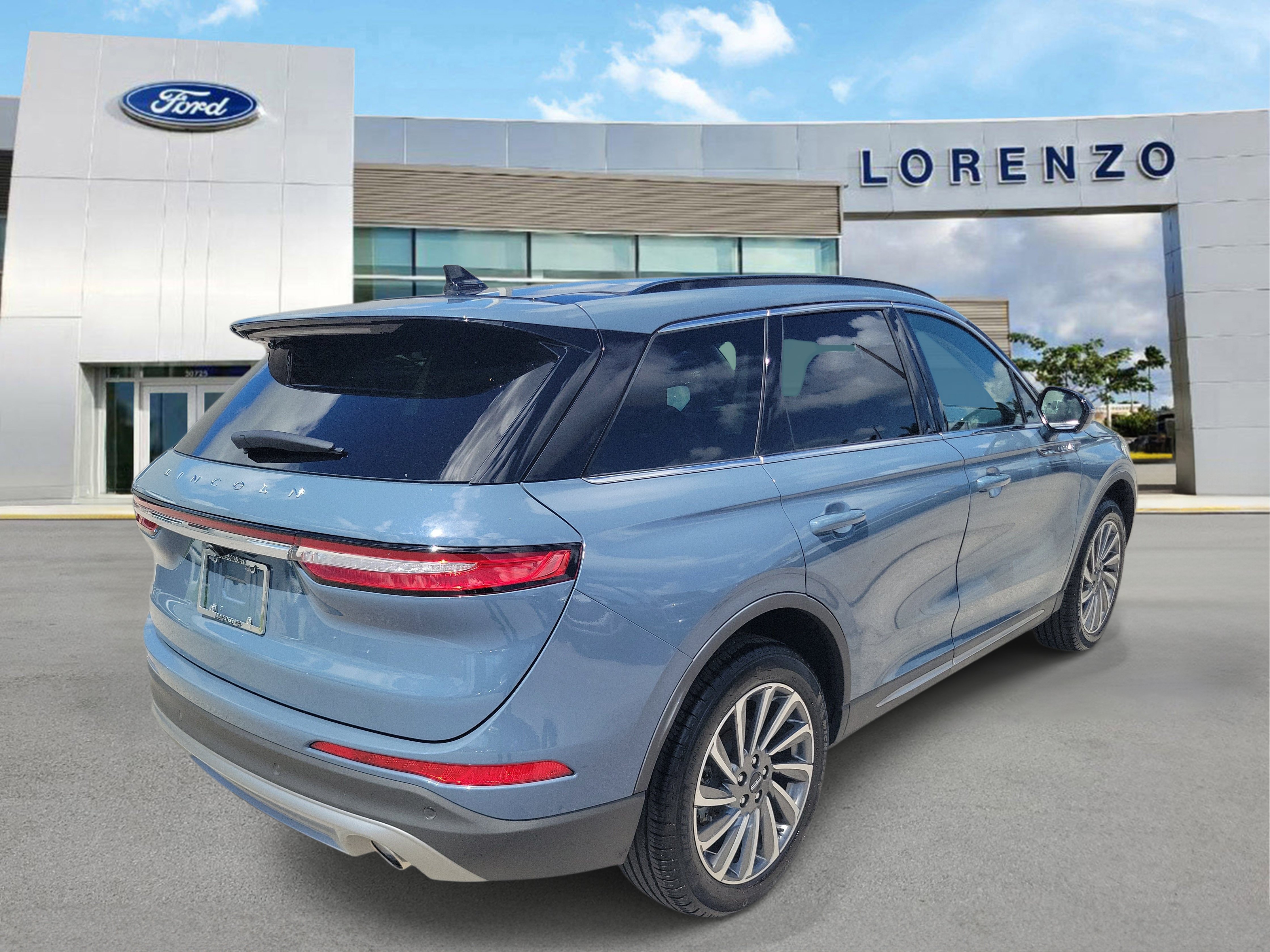 Used 2025 Lincoln Corsair Reserve FWD image 5