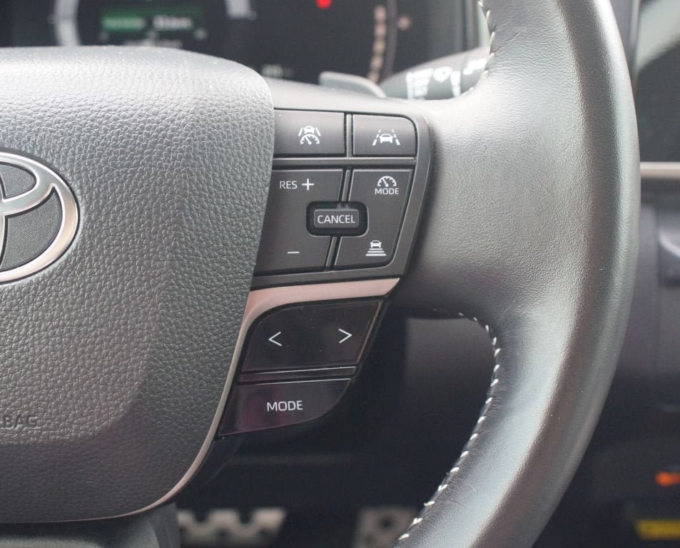 Used 2025 Toyota Camry SE AWD/4WD image 10