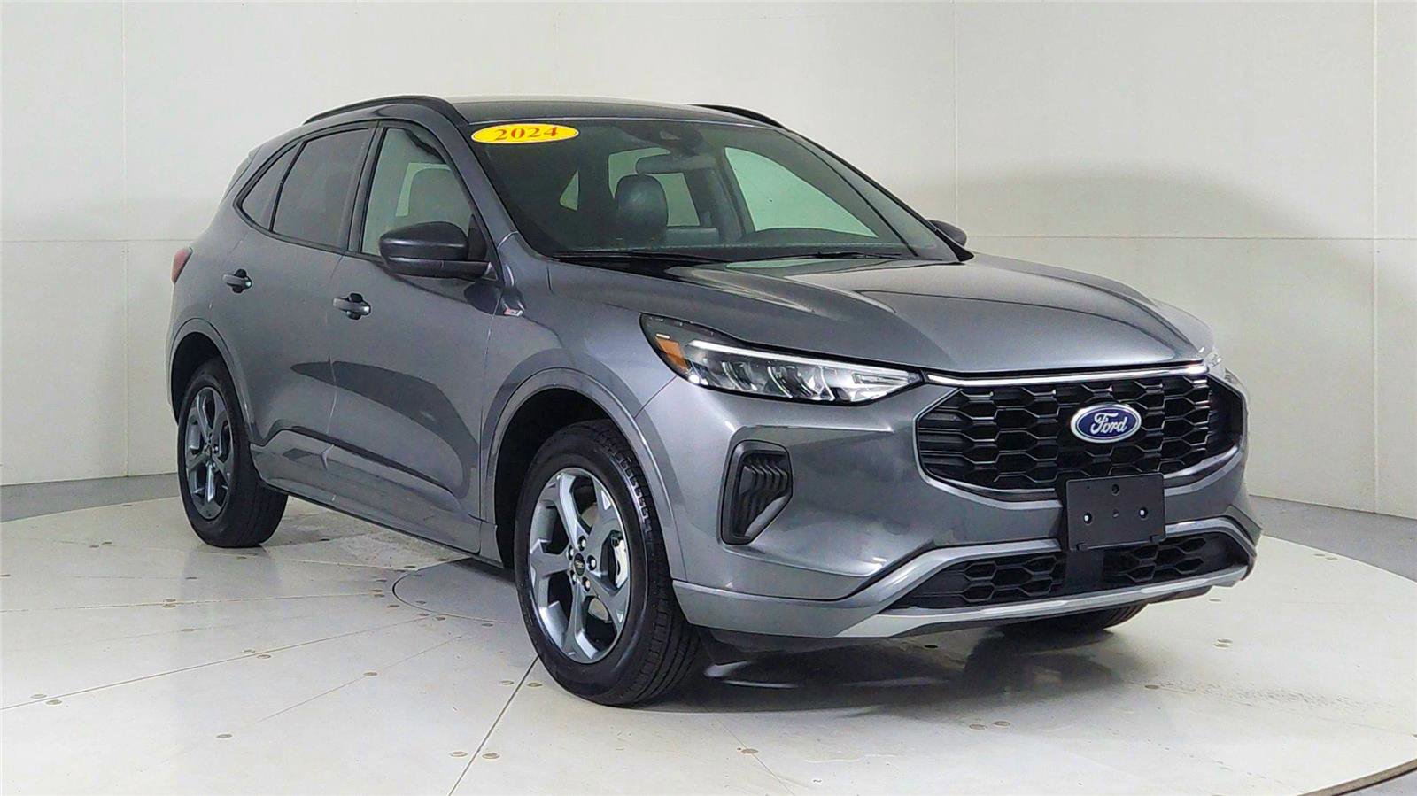 Used 2024 Ford Escape ST-Line image 1