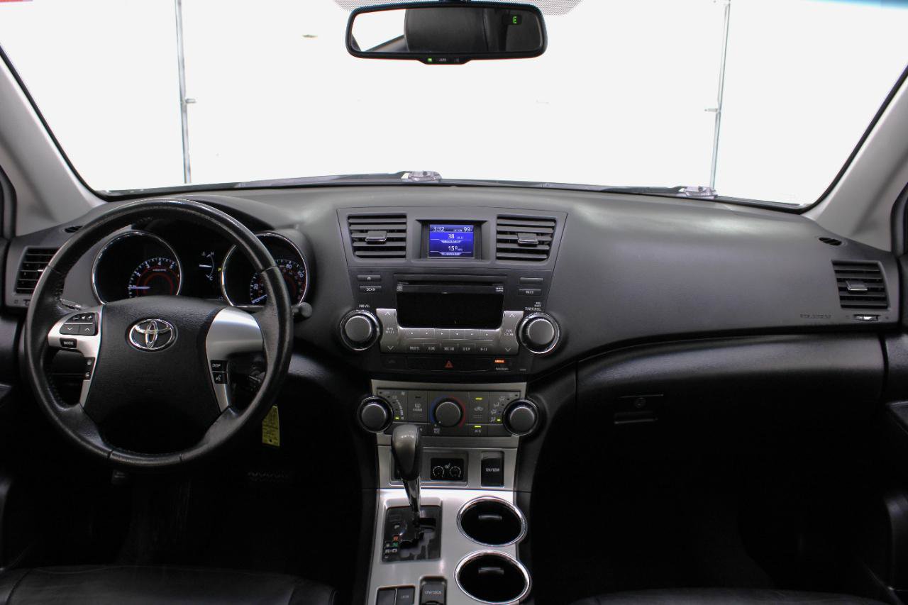 Used 2011 Toyota Highlander SE w/ Tow Pkg FWD image 53