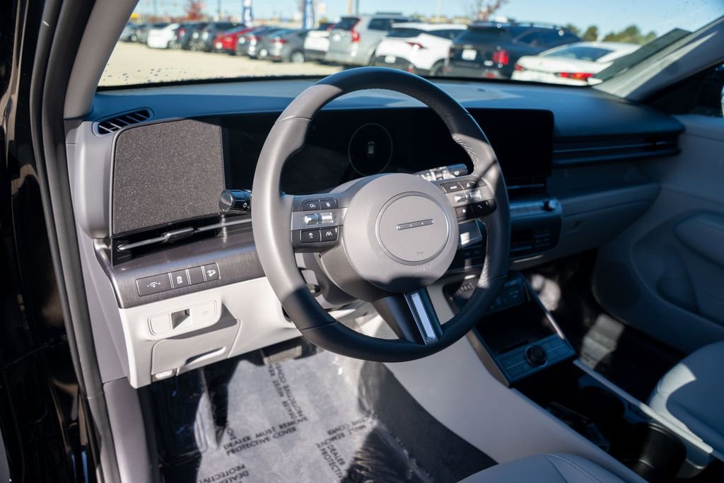 Certified 2025 Hyundai Kona SEL image 18