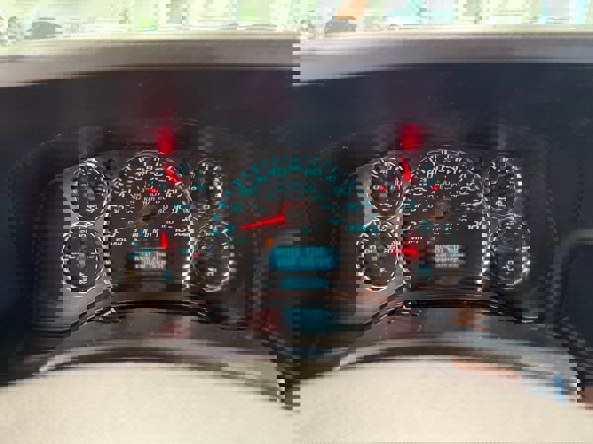 Used 2019 Chevrolet Express 2500 w/ Driver Convenience Package image 19