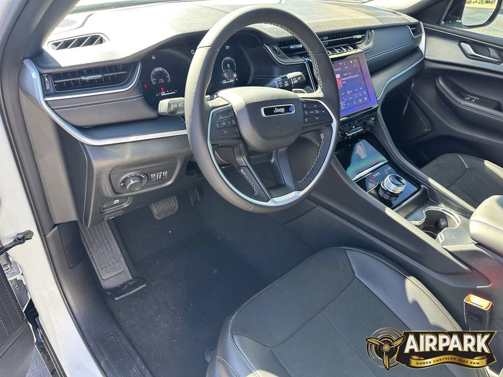 New 2025 Jeep Grand Cherokee L Altitude AWD/4WD image 16
