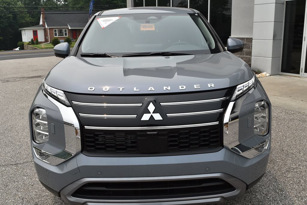New 2026 Mitsubishi Outlander SE AWD/4WD image 3