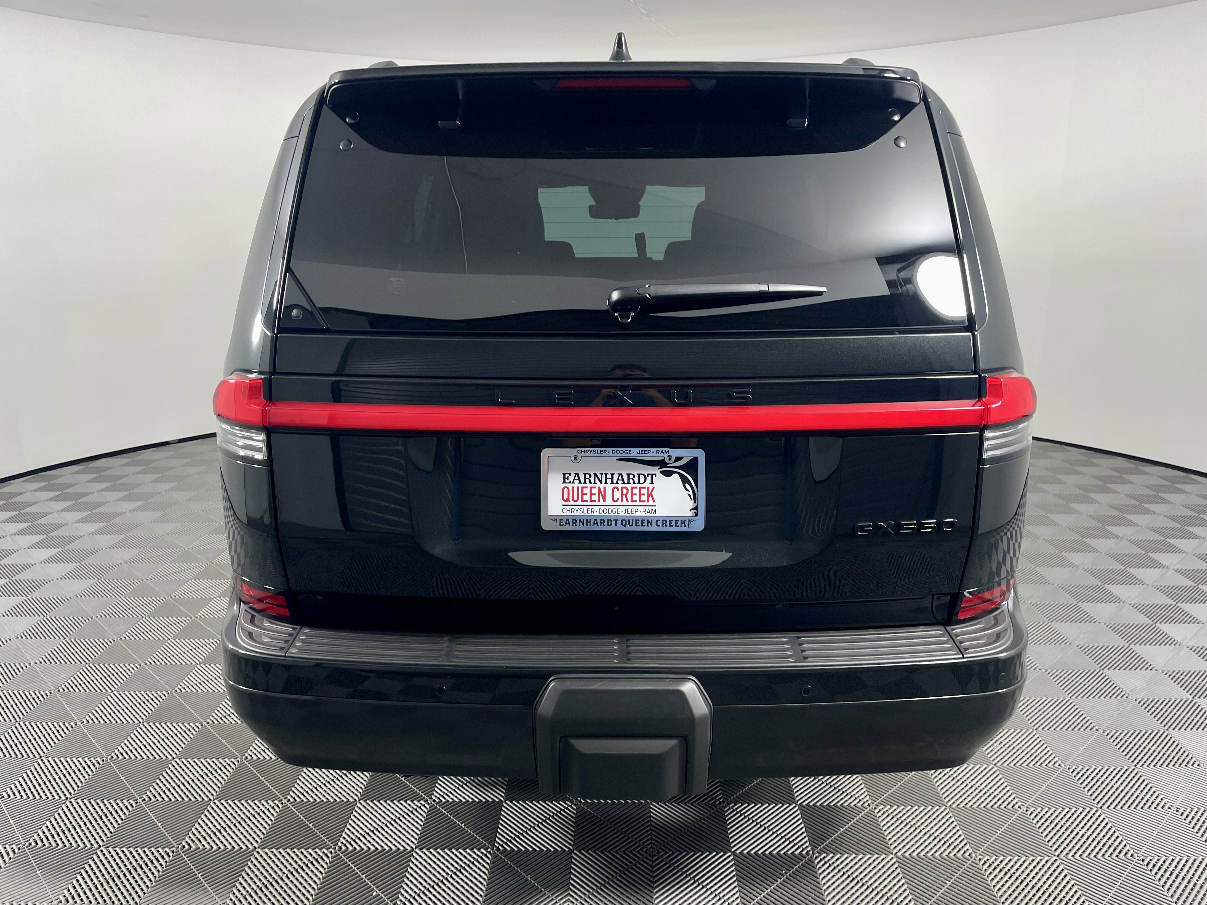 Used 2024 Lexus GX 550 w/ Accessory Package (Z1) image 4