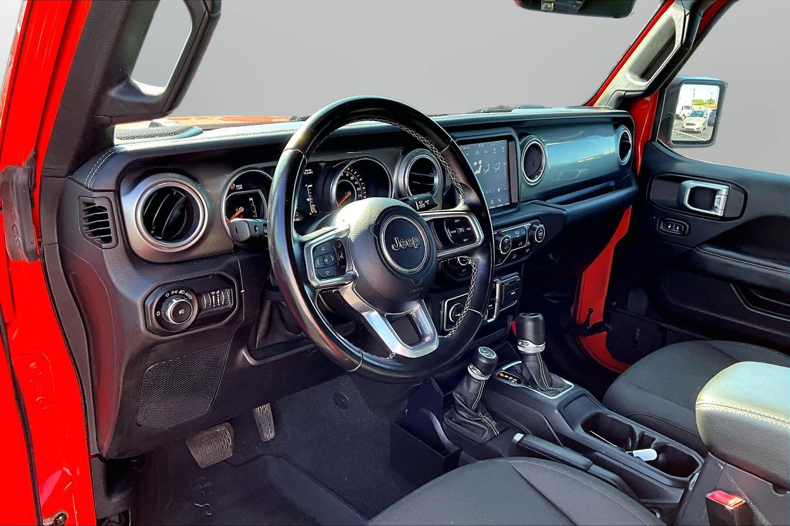 Used 2020 Jeep Wrangler Unlimited Sahara w/ Uconnect 4C Nav & Sound Group AWD/4WD image 20