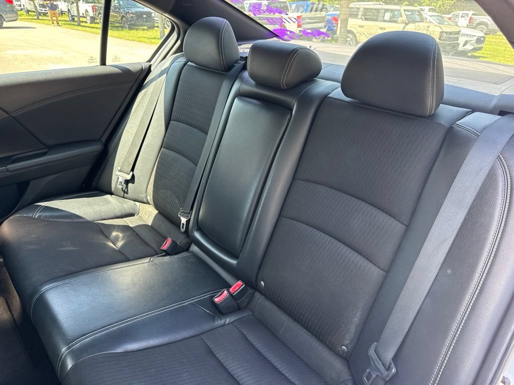 Used 2017 Honda Accord Sport image 11