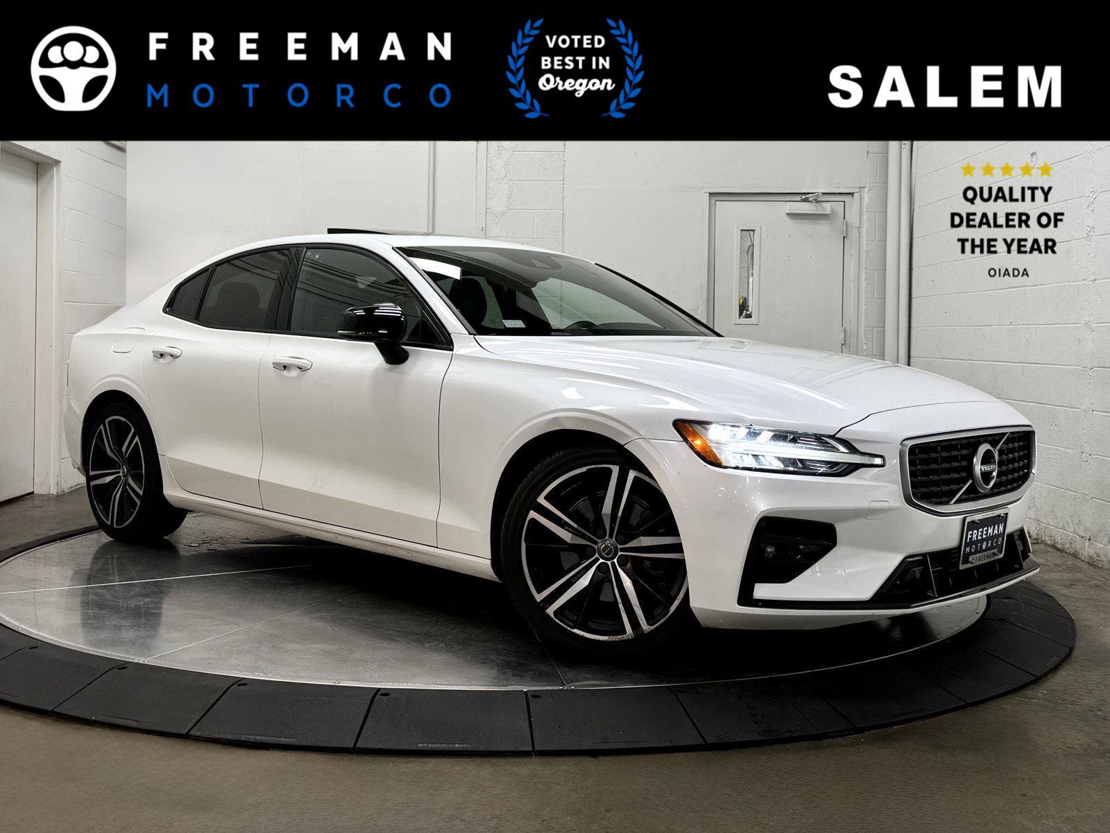 Used 2019 Volvo S60 T5 R-Design image 1