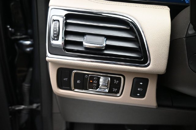 Certified 2024 Lincoln Navigator L Reserve AWD/4WD image 14